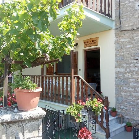 Small Town Apartment Konitsa Esterno foto